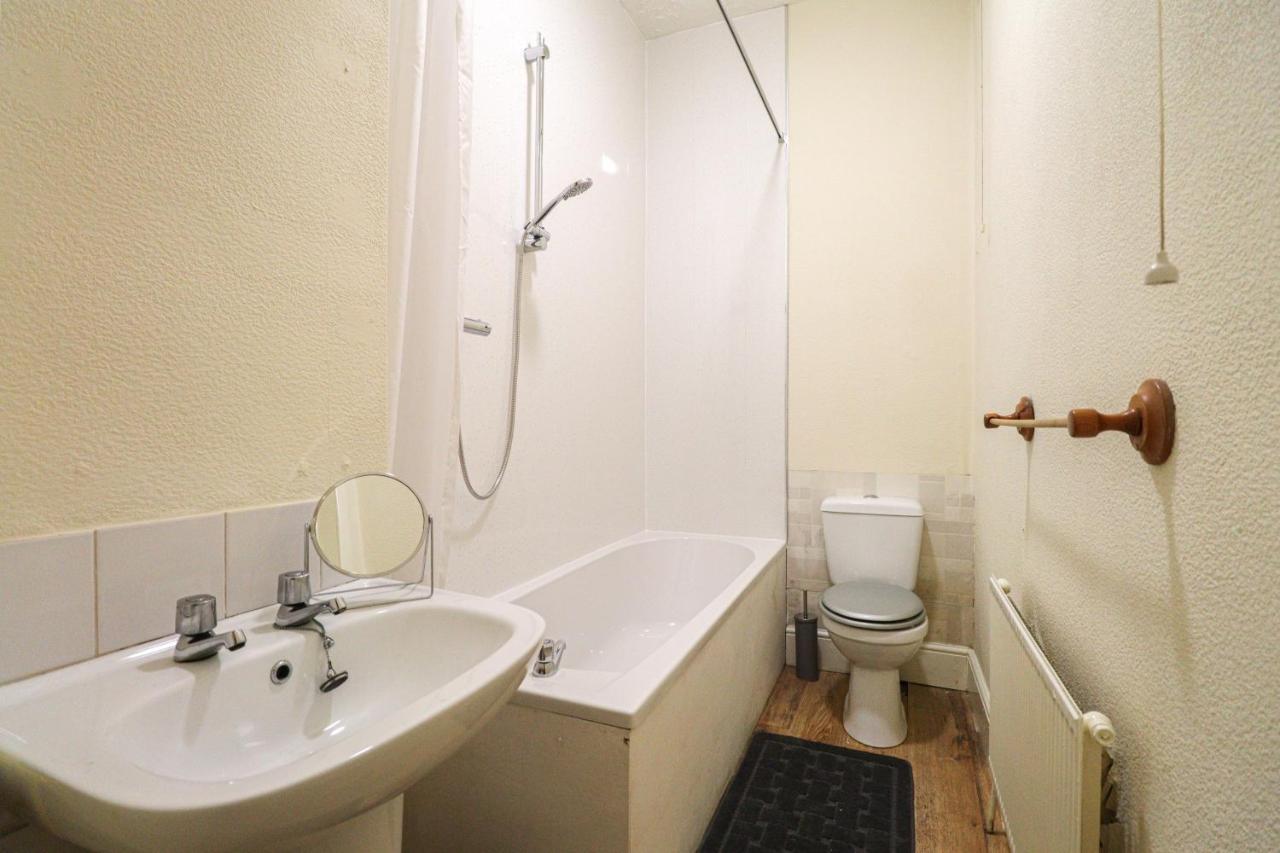 Cosy Ardrossan Apartment Esterno foto